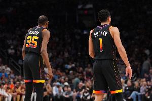 九游体育APP-杀入附加赛！布克绝杀雄鹿 太阳超独行侠 升至西部第十！