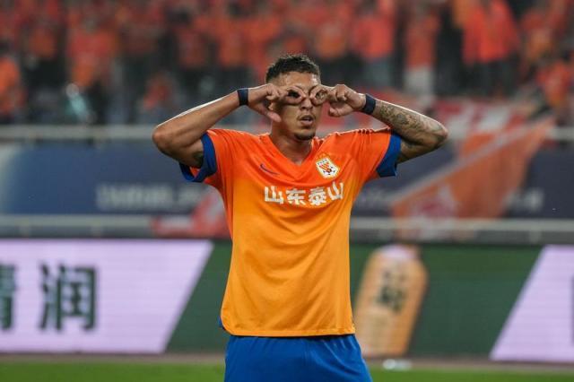 九游体育下载-【亚冠】克雷桑破门郑铮头球绝平 泰山2比2平横滨